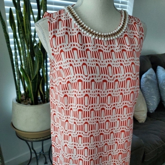 Adrienne Vittadini Beaded neck detail sleveless blouse size small. Good preowned - Picture 3 of 8